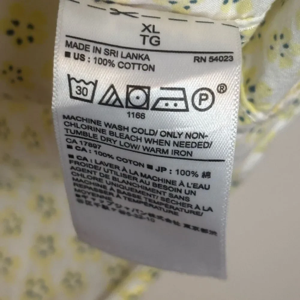 Banana Republic EUC white/yellow floral short sleeve button down shirt Size XL
